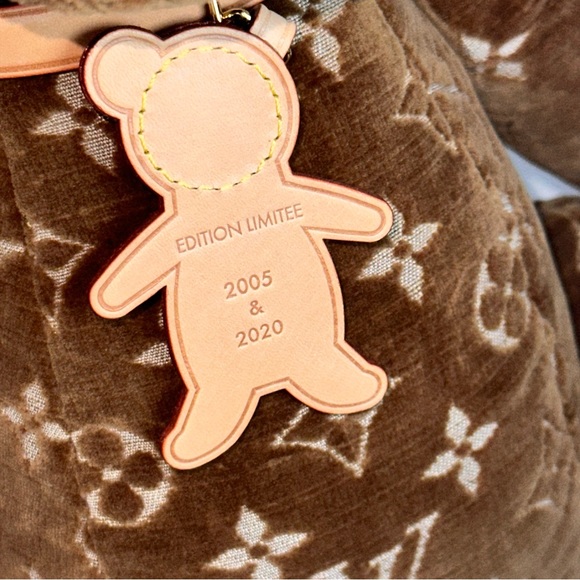 Louis Vuitton Teddy Bear Monogram Doudou Stuffed velour Brown - Picture 10 of 15